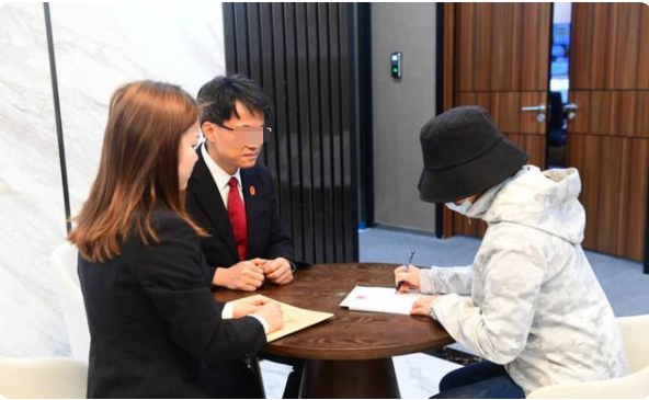 全国首个“破产人”在深圳产生，欠债还钱不再天经地义？专家解读_长沙的银行刷卡机办理